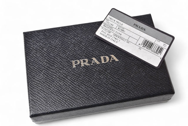 プラダ　PRADA