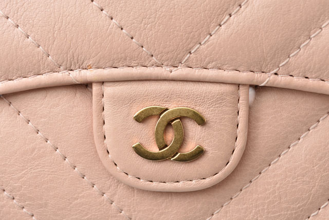 シャネル　CHANEL　折財布