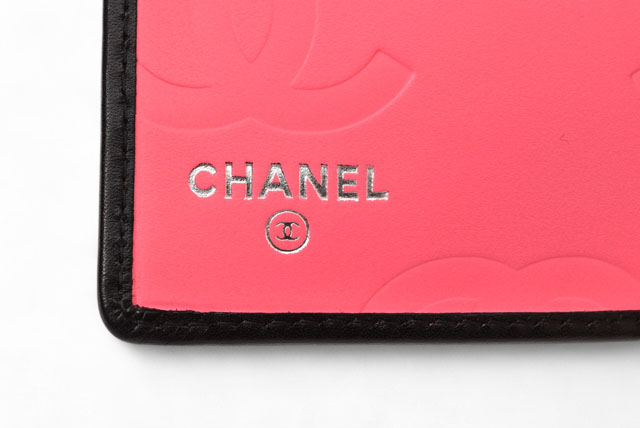 シャネル　CHANEL　折財布