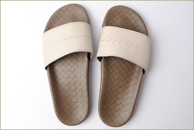 BOTTEGA VENETA　ボッテガ・ヴェネタ　