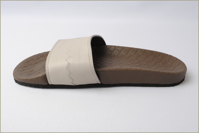 BOTTEGA VENETA　ボッテガ・ヴェネタ　