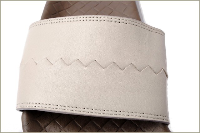 BOTTEGA VENETA　ボッテガ・ヴェネタ　