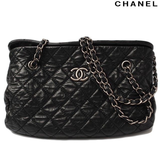 シャネル　CHANEL　折財布