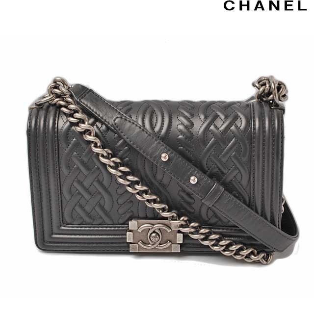 シャネル　CHANEL　折財布