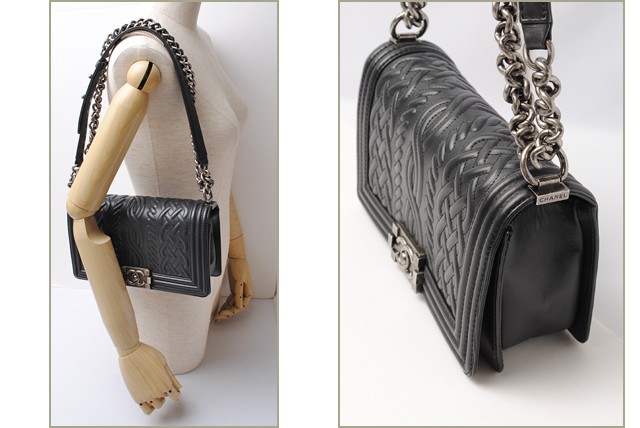 シャネル　CHANEL　折財布