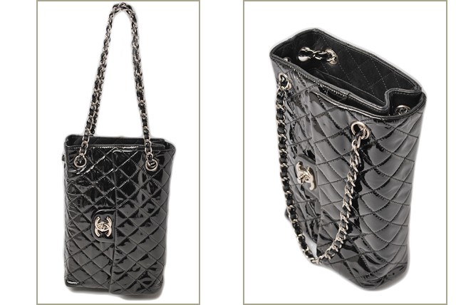 シャネル　CHANEL　折財布