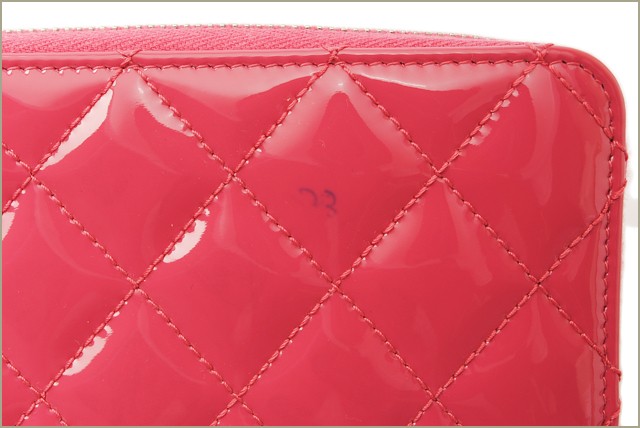 シャネル　CHANEL　折財布