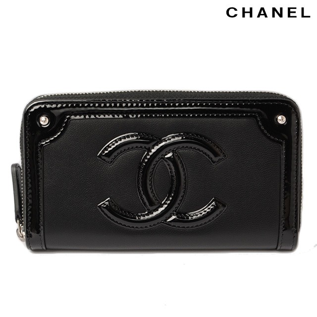 シャネル　CHANEL　折財布