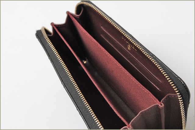 シャネル　CHANEL　折財布