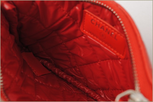 シャネル　CHANEL　折財布