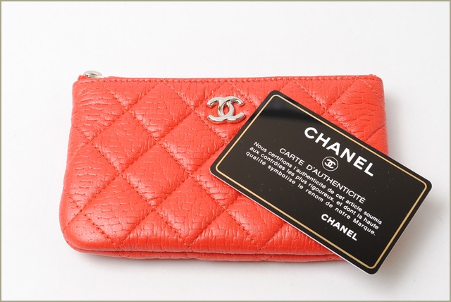 シャネル　CHANEL　折財布