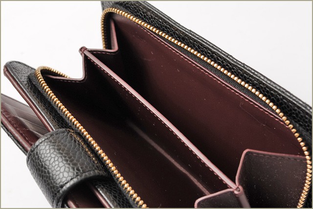 シャネル　CHANEL　折財布