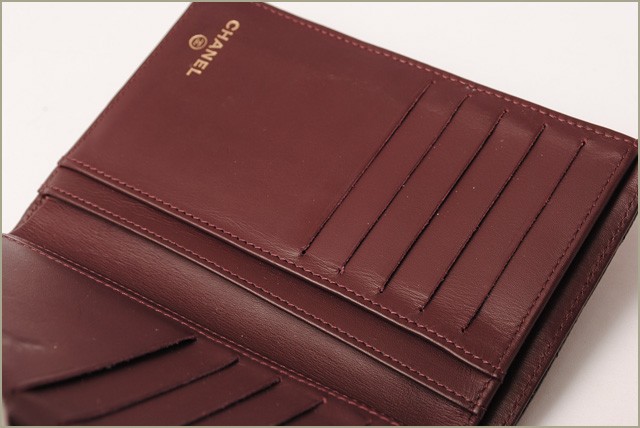 シャネル　CHANEL　折財布