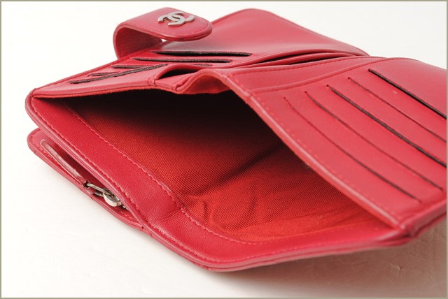 シャネル　CHANEL　折財布