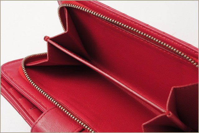 シャネル　CHANEL　折財布