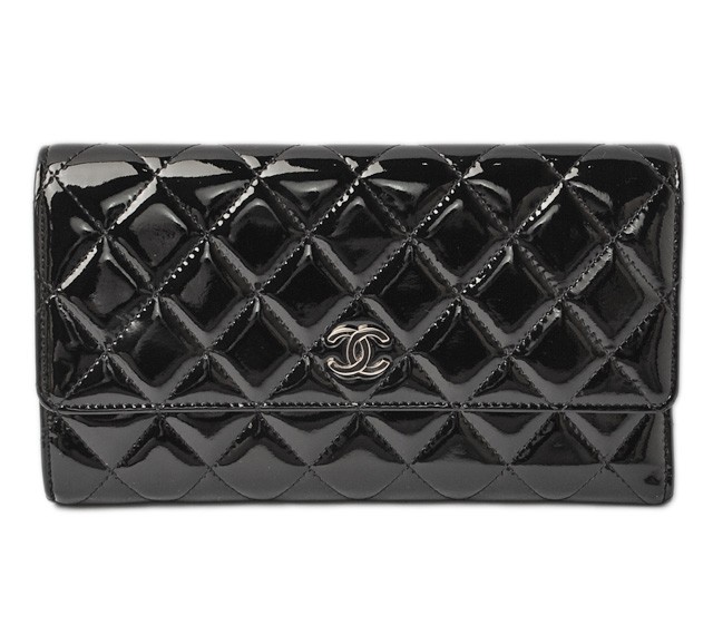 シャネル　CHANEL　折財布