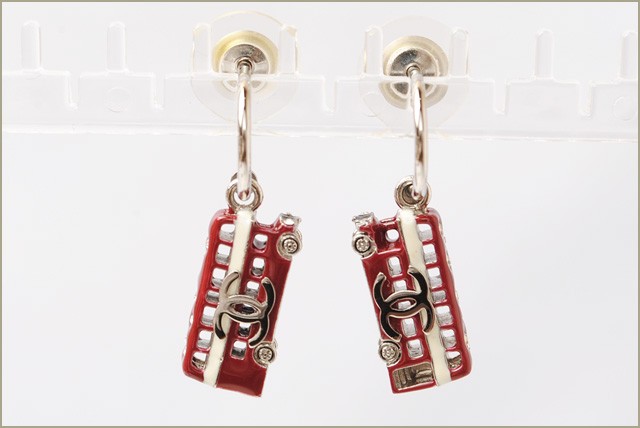 CHANEL シャネル ピアス CCマーク ブラック/シルバー