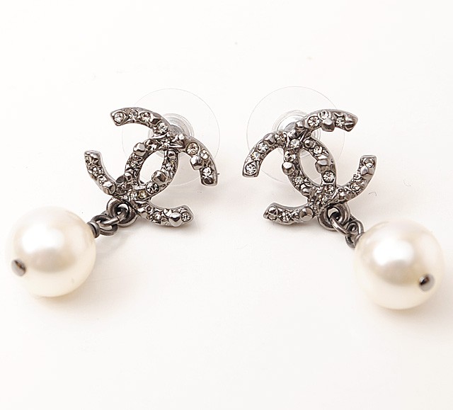 CHANEL シャネル ピアス CCマーク ブラック/シルバー