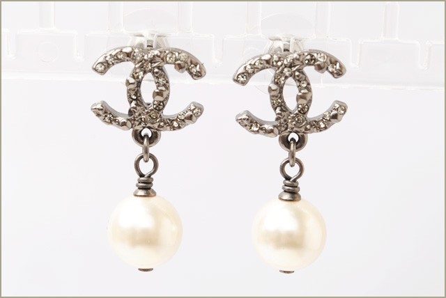CHANEL シャネル ピアス CCマーク ブラック/シルバー