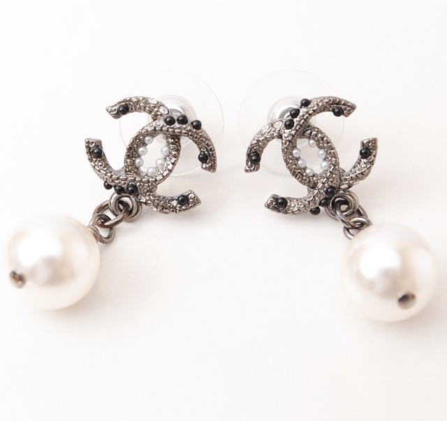 CHANEL シャネル ピアス CCマーク ブラック/シルバー