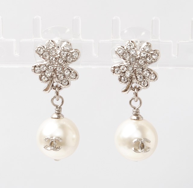 CHANEL シャネル ピアス CCマーク ブラック/シルバー