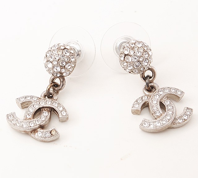 CHANEL シャネル ピアス CCマーク ブラック/シルバー