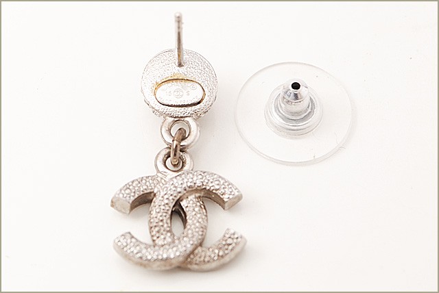 CHANEL シャネル ピアス CCマーク ブラック/シルバー