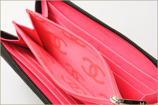 シャネル　CHANEL　折財布