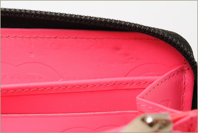 シャネル　CHANEL　折財布