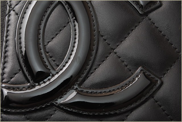 シャネル　CHANEL　折財布