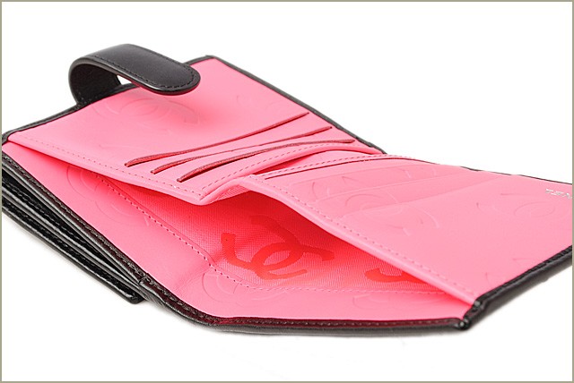 シャネル　CHANEL　折財布