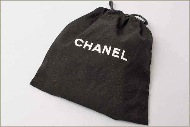 CHANEL シャネル ピアス CCマーク ブラック/シルバー