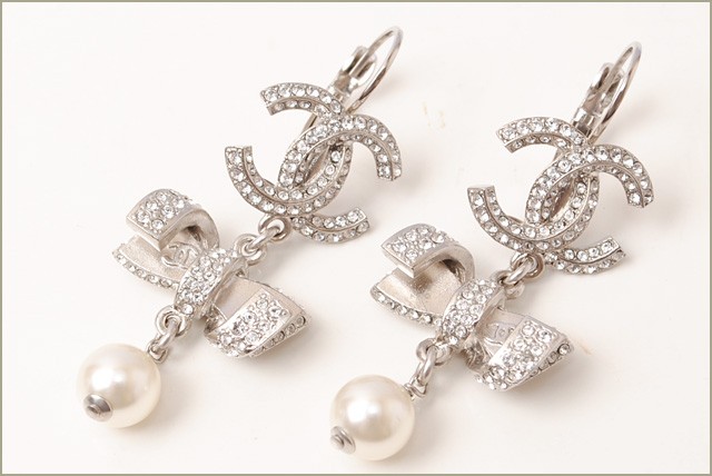 CHANEL シャネル ピアス CCマーク ブラック/シルバー