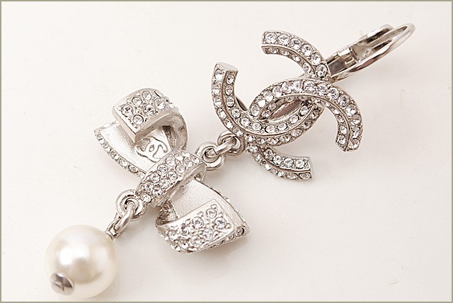 CHANEL シャネル ピアス CCマーク ブラック/シルバー