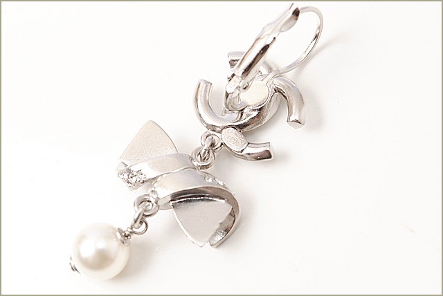 CHANEL シャネル ピアス CCマーク ブラック/シルバー