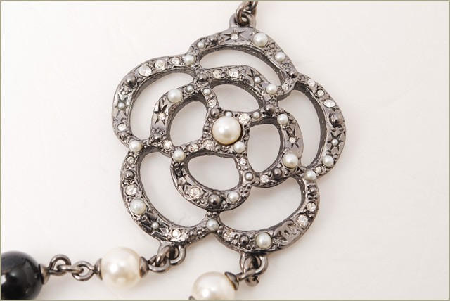 CHANEL シャネル ピアス CCマーク ブラック/シルバー