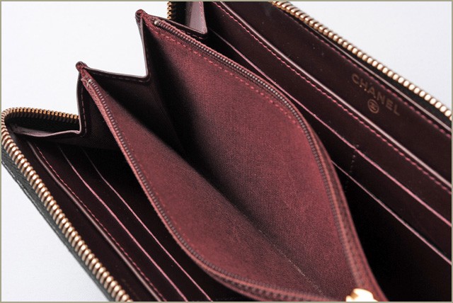 シャネル　CHANEL　折財布