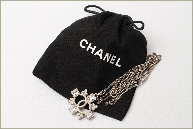CHANEL シャネル ピアス CCマーク ブラック/シルバー