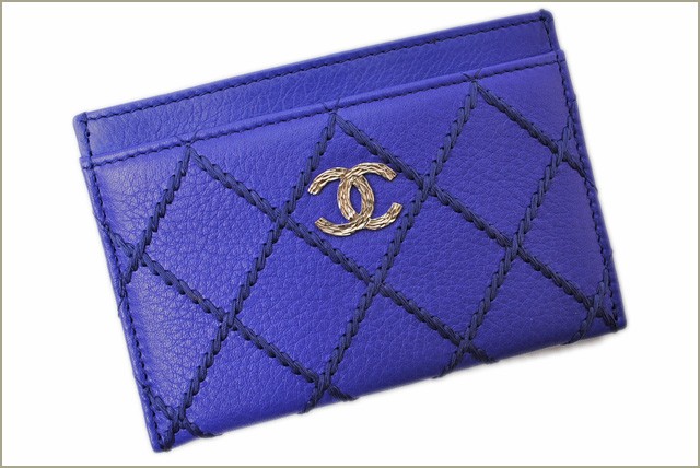 シャネル　CHANEL　折財布