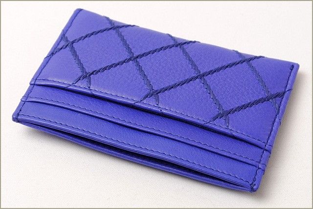 シャネル　CHANEL　折財布