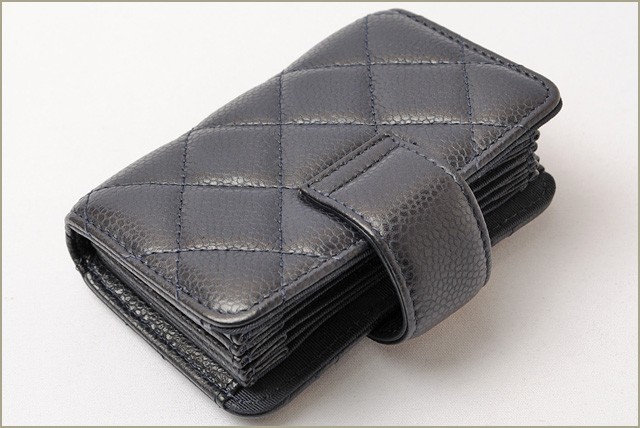 シャネル　CHANEL　折財布
