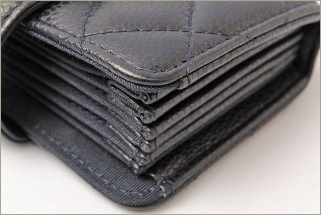 シャネル　CHANEL　折財布