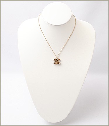 CHANEL シャネル ピアス CCマーク ブラック/シルバー