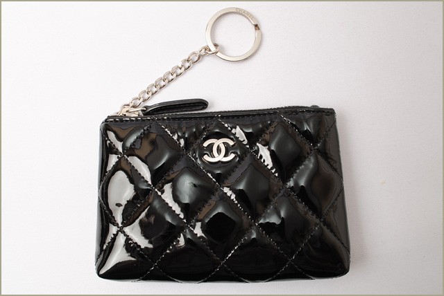 シャネル　CHANEL　折財布