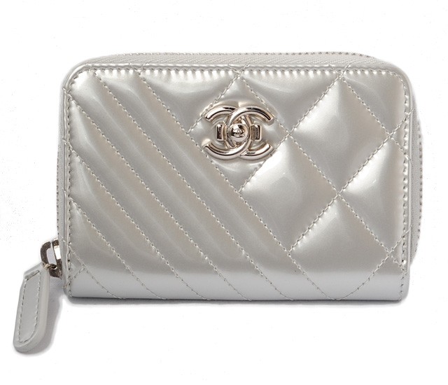 シャネル　CHANEL　折財布