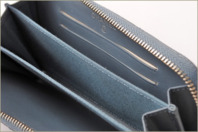 シャネル　CHANEL　折財布