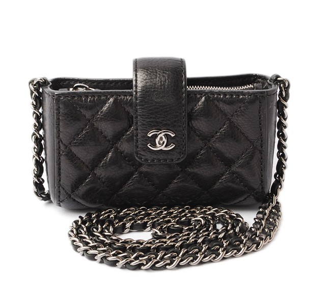 シャネル　CHANEL　折財布