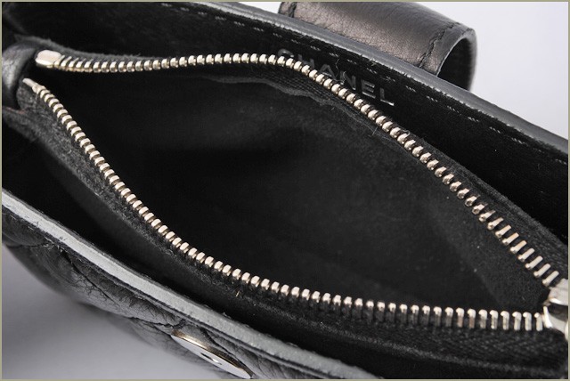 シャネル　CHANEL　折財布