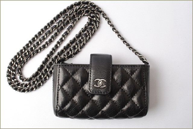 シャネル　CHANEL　折財布