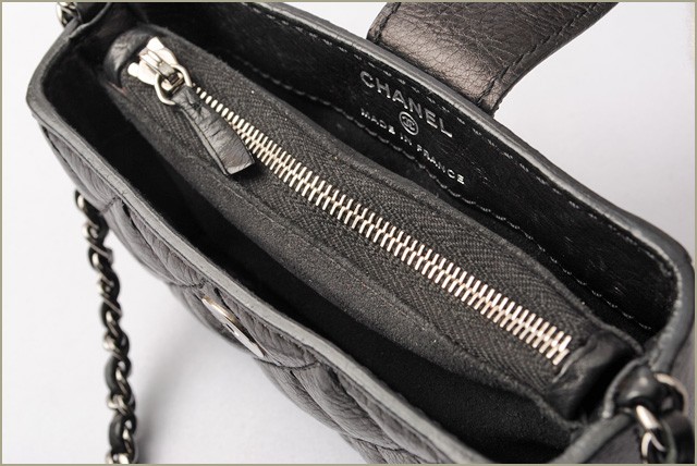 シャネル　CHANEL　折財布